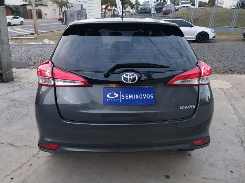 toyota yaris 1.5 16v flex xl multidrive 4p automatico 20235