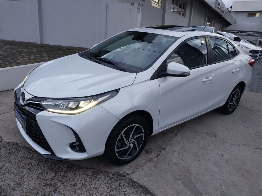 toyota yaris 1.5 16v flex sedan xls connect multidrive 4p automatico 20232