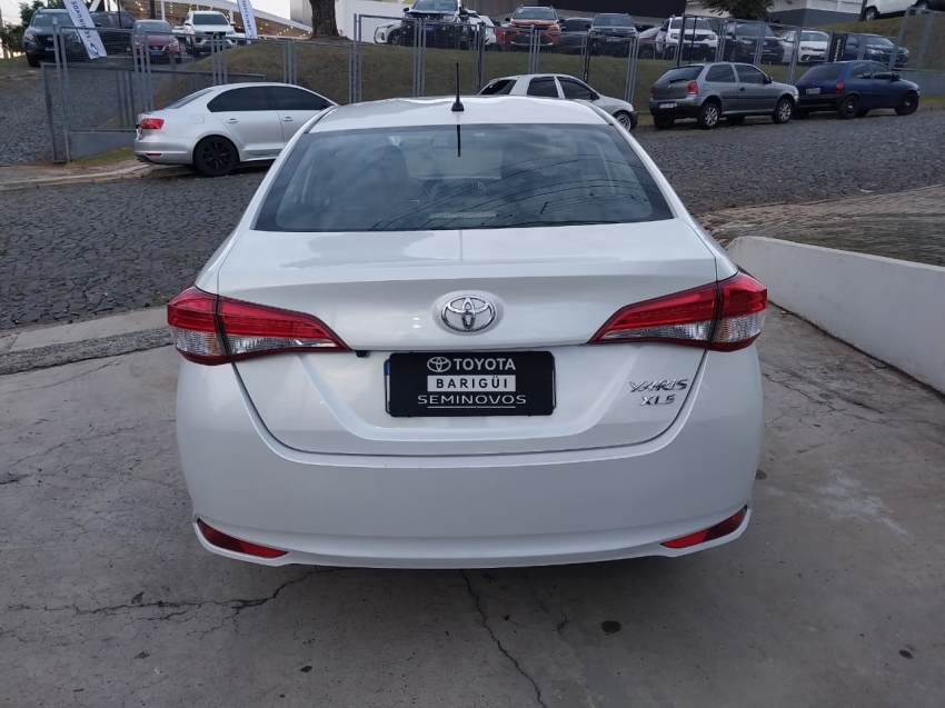 toyota yaris 1.5 16v flex sedan xls connect multidrive 4p automatico 20235