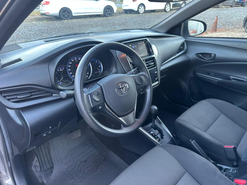 toyota yaris 1.5 16v flex xl multidrive 4p automatico 202512