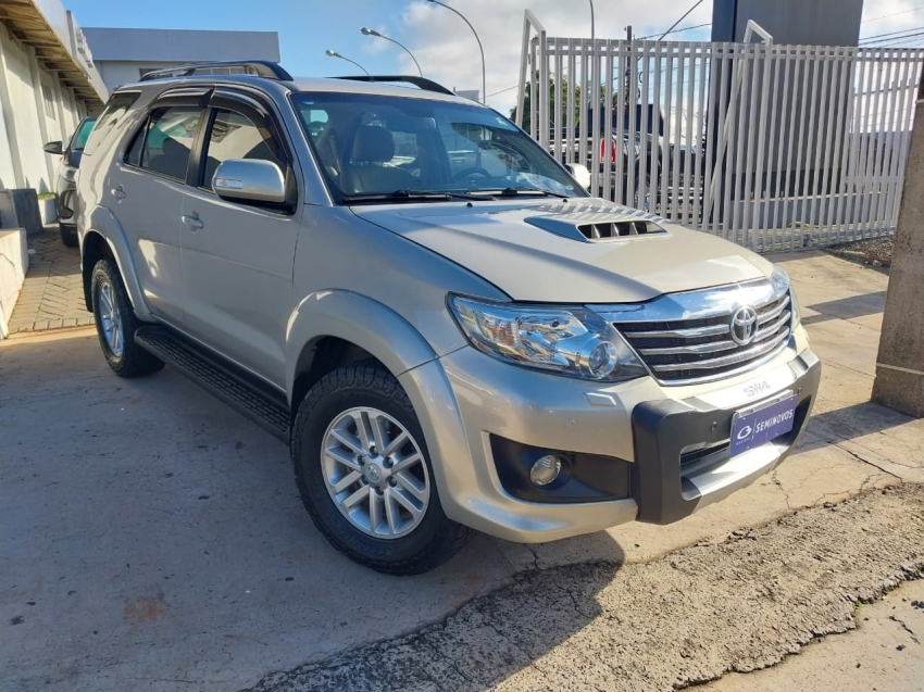 toyota hilux 3.0 sr 4x4 cd 16v turbo intercooler diesel 4p automatico 2015