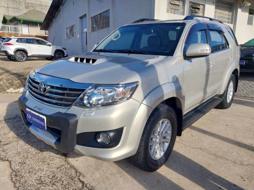 toyota hilux 3.0 sr 4x4 cd 16v turbo intercooler diesel 4p automatico 20152