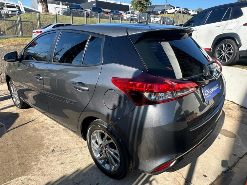 toyota yaris 1.5 16v flex xs multidrive 4p automatico 20243