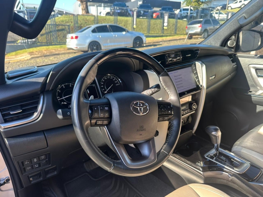 toyota hilux sw4 2.8 d-4d turbo diesel diamond 7l 4x4 automatico 5p 202210