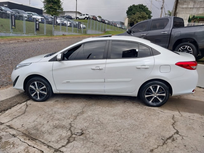 toyota yaris 1.5 16v flex sedan xls connect multidrive 4p automatico 20227