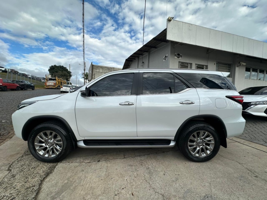 toyota hilux sw4 2.8 d-4d turbo diesel srx 4x4 automatico 5p 20244