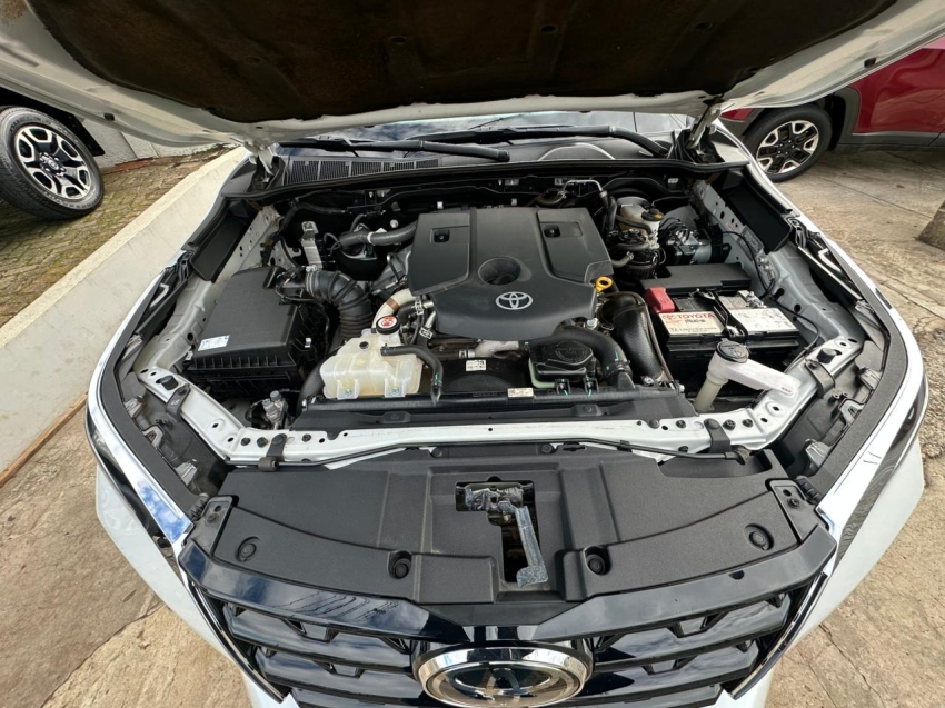 toyota hilux sw4 2.8 d-4d turbo diesel srx 4x4 automatico 5p 202415