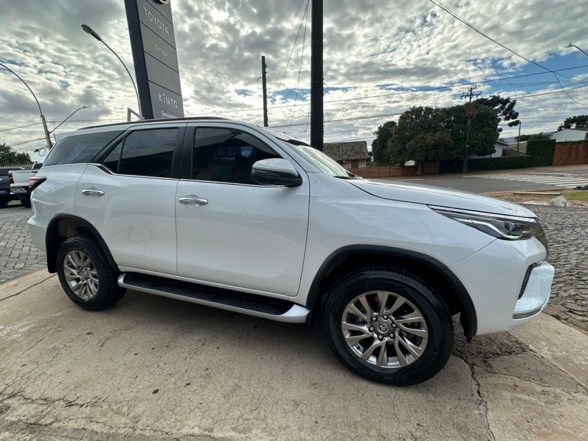 toyota hilux sw4 2.8 d-4d turbo diesel srx 4x4 automatico 5p 20243