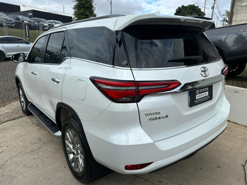 toyota hilux sw4 2.8 d-4d turbo diesel srx 4x4 automatico 5p 20245