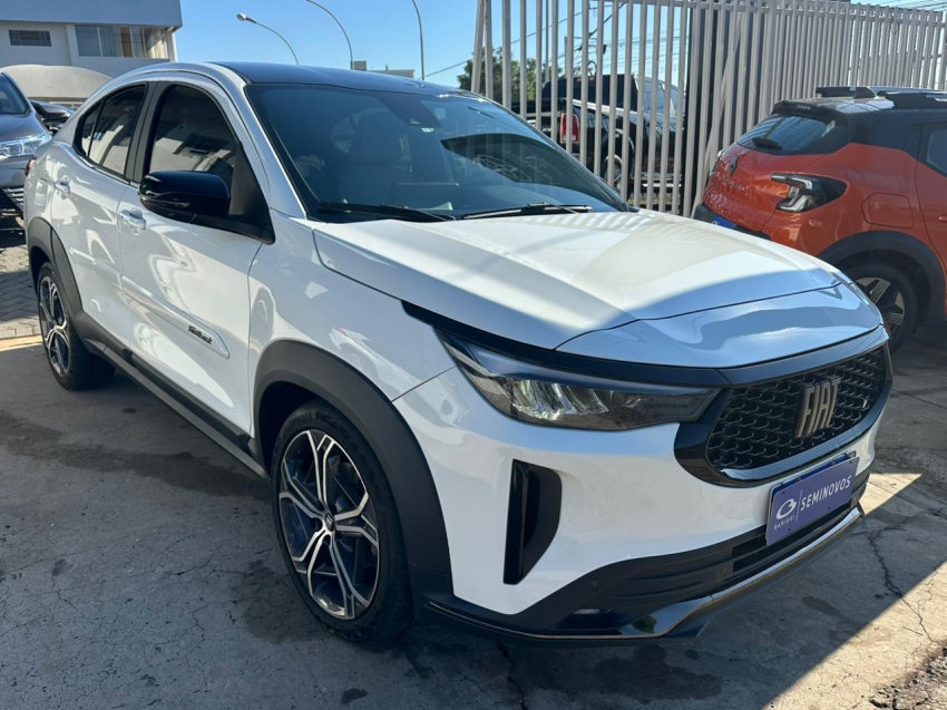 fiat fastback 1.0 turbo 200 hybrid impetus cvt 9.9 hibrido 4p automatico 2025