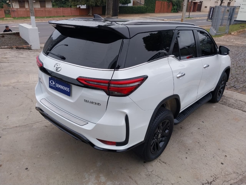 toyota hilux sw4 2.8 d-4d turbo diesel diamond 7l 4x4 automatico 4p 20256