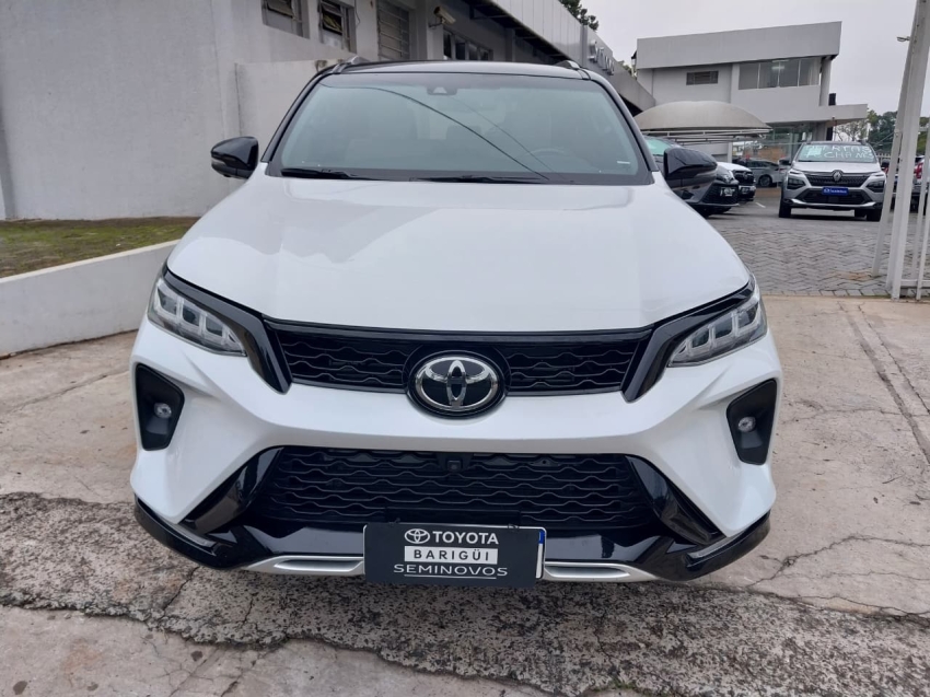 toyota hilux sw4 2.8 d-4d turbo diesel diamond 7l 4x4 automatico 4p 20251