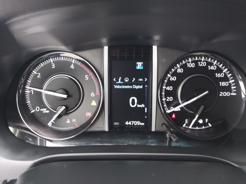 toyota hilux sw4 2.8 d-4d turbo diesel diamond 7l 4x4 automatico 4p 202513