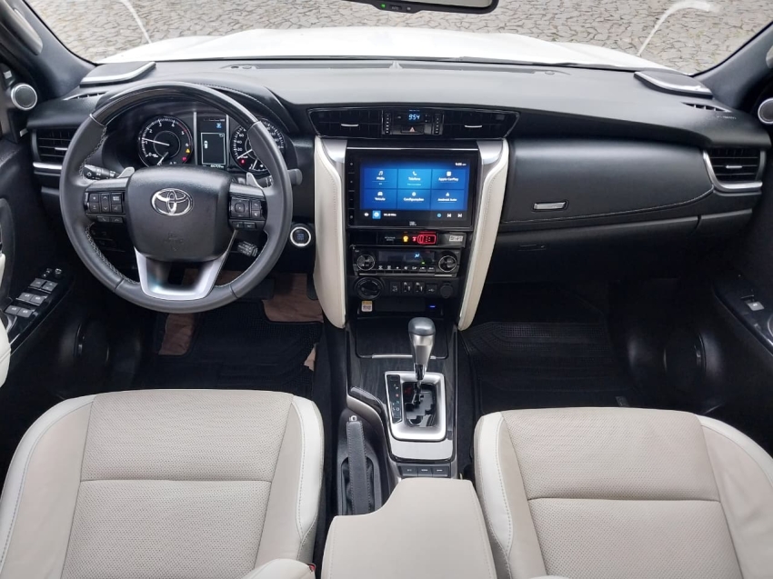 toyota hilux sw4 2.8 d-4d turbo diesel diamond 7l 4x4 automatico 4p 202510