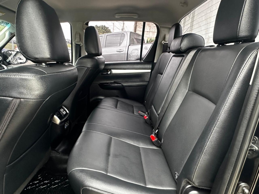 toyota hilux 2.8 d-4d turbo diesel cd srx plus 4x4 automatico 4p 202411