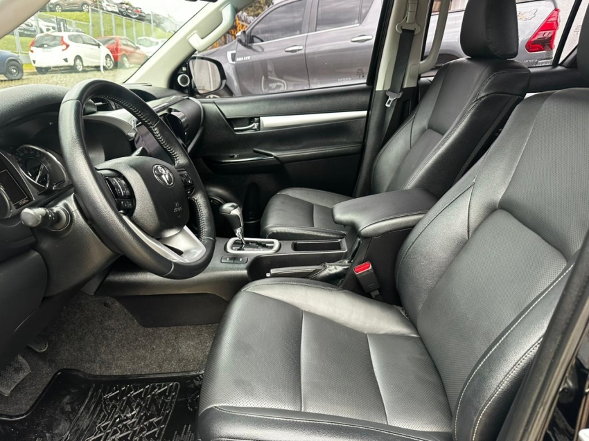 toyota hilux 2.8 d-4d turbo diesel cd srx plus 4x4 automatico 4p 202410