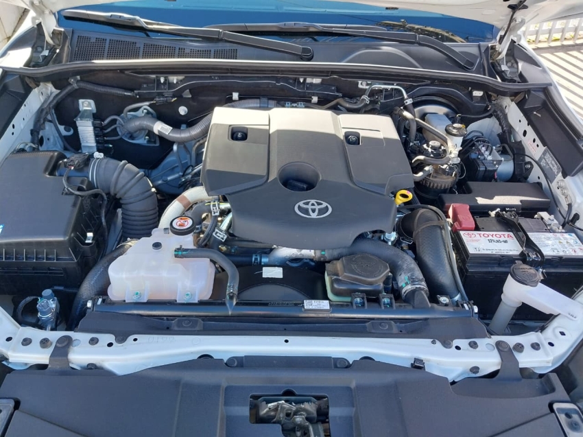 toyota hilux sw4 2.8 d-4d turbo diesel srx 4x4 automatico 4p 202414