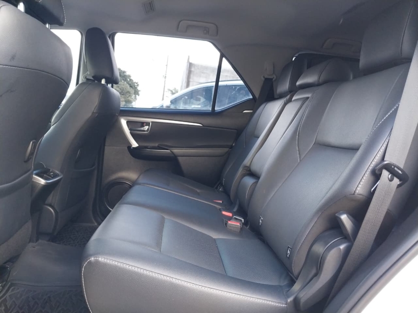toyota hilux sw4 2.8 d-4d turbo diesel srx 4x4 automatico 4p 20248