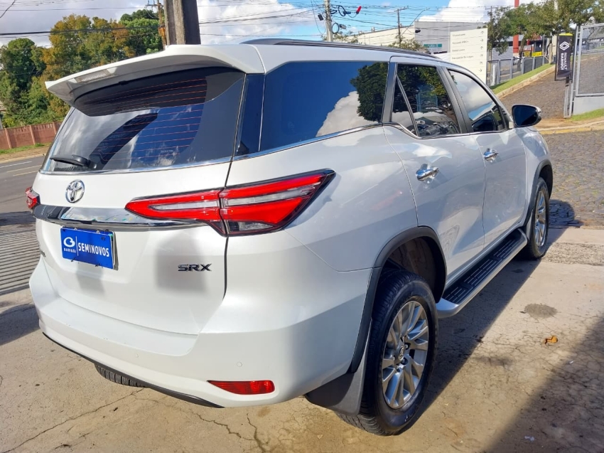 toyota hilux sw4 2.8 d-4d turbo diesel srx 4x4 automatico 4p 20246