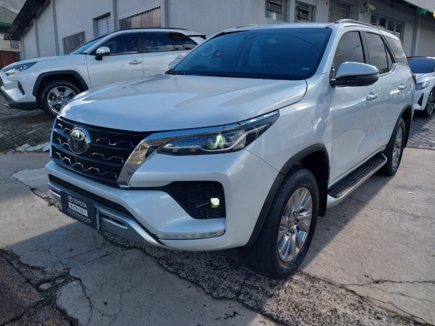toyota hilux sw4 2.8 d-4d turbo diesel srx 4x4 automatico 4p 20242