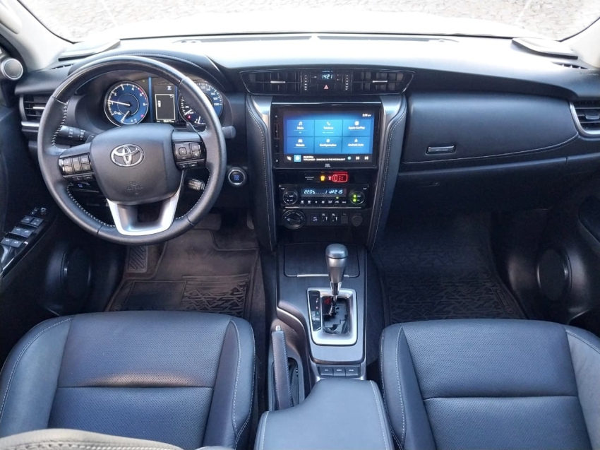 toyota hilux sw4 2.8 d-4d turbo diesel srx 4x4 automatico 4p 20249