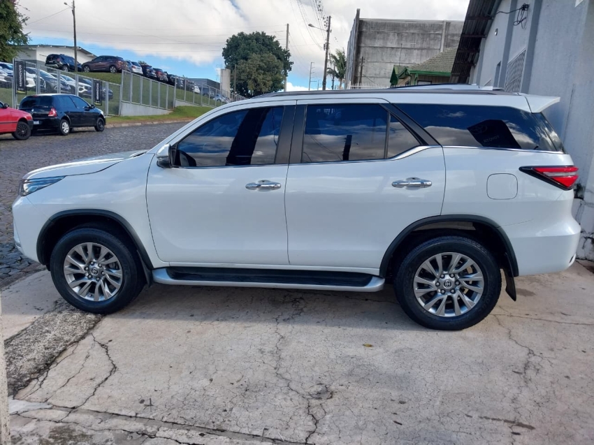 toyota hilux sw4 2.8 d-4d turbo diesel srx 4x4 automatico 4p 20243
