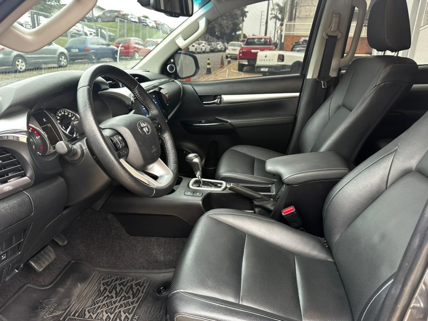 toyota hilux 2.8 d-4d turbo diesel cd srx 4x4 automatico 4p 20259