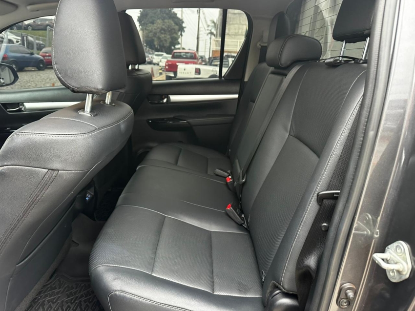 toyota hilux 2.8 d-4d turbo diesel cd srx 4x4 automatico 4p 202510