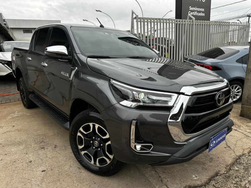 toyota hilux 2.8 d-4d turbo diesel cd srx 4x4 automatico 4p 2025