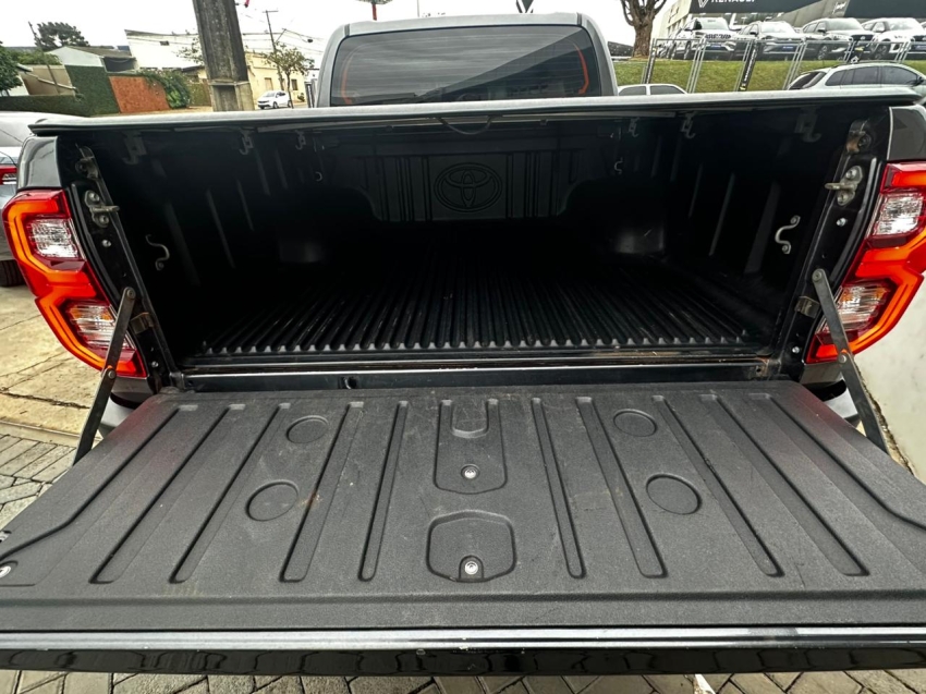 toyota hilux 2.8 d-4d turbo diesel cd srx 4x4 automatico 4p 202513