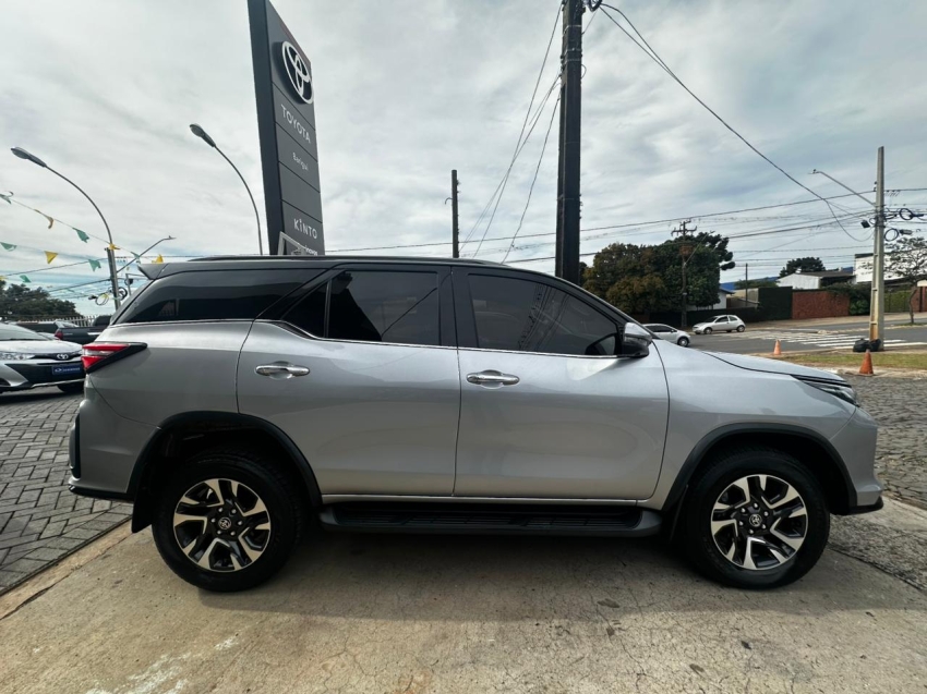 toyota hilux sw4 2.8 d-4d turbo diesel srx platinum 7l 4x4 automatico 4p 20243