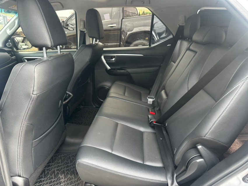 toyota hilux sw4 2.8 d-4d turbo diesel srx platinum 7l 4x4 automatico 4p 202412
