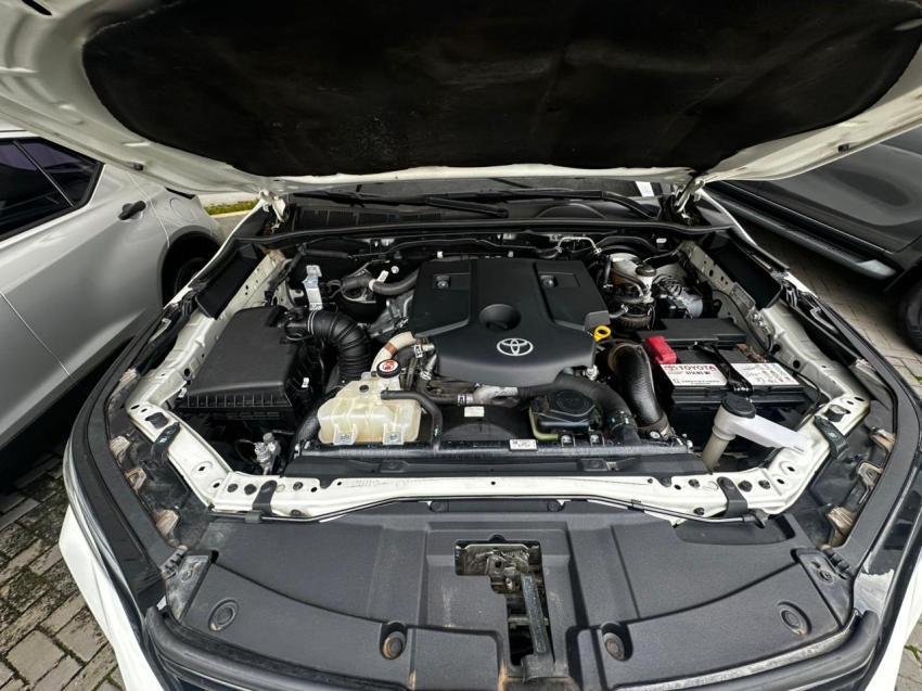 toyota hilux sw4 2.8 d-4d turbo diesel diamond 7l 4x4 automatico 4p 202215