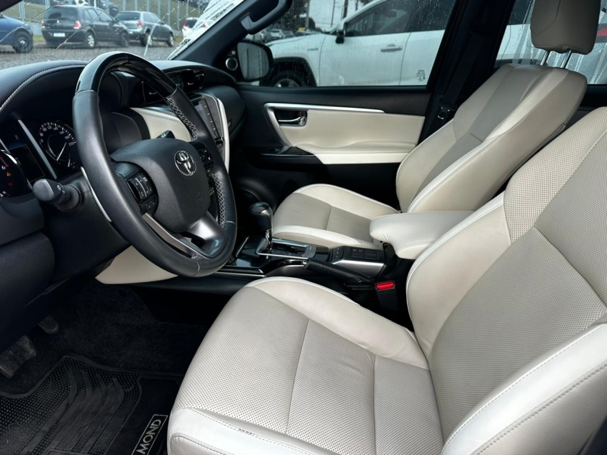 toyota hilux sw4 2.8 d-4d turbo diesel diamond 7l 4x4 automatico 4p 202211