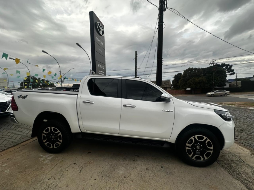toyota hilux 2.8 d-4d turbo diesel cd srv 4x4 automatico 4p 20244