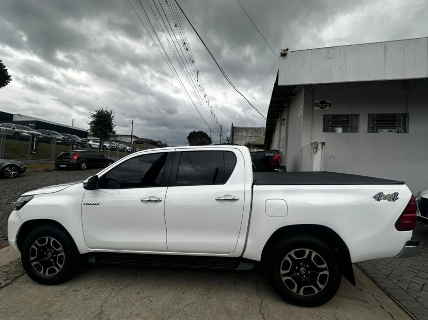 toyota hilux 2.8 d-4d turbo diesel cd srv 4x4 automatico 4p 20243