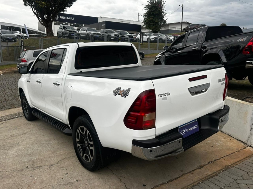 toyota hilux 2.8 d-4d turbo diesel cd srv 4x4 automatico 4p 20245