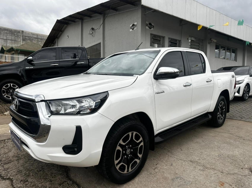 toyota hilux 2.8 d-4d turbo diesel cd srv 4x4 automatico 4p 20242