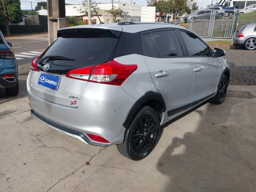 toyota yaris 1.5 16v flex x way multidrive 4p automatico 20197