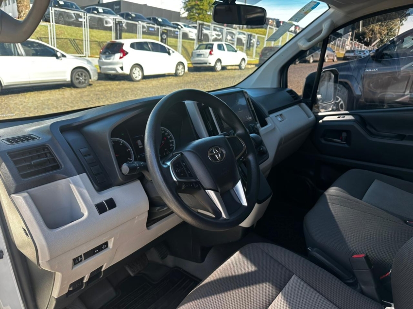 toyota hiace 2.8 d-4d turbo diesel minibus 15+1 dx automatico 5p 202512