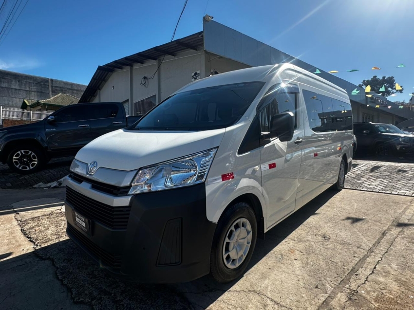 toyota hiace 2.8 d-4d turbo diesel minibus 15+1 dx automatico 5p 20252