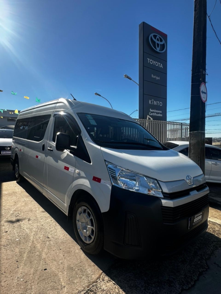toyota hiace 2.8 d-4d turbo diesel minibus 15+1 dx automatico 5p 202516