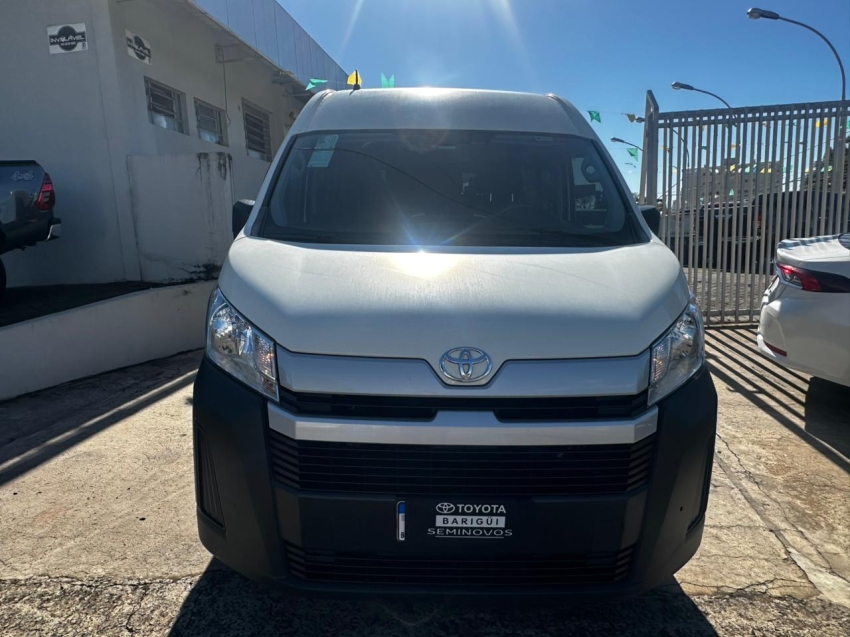 toyota hiace 2.8 d-4d turbo diesel minibus 15+1 dx automatico 5p 20251