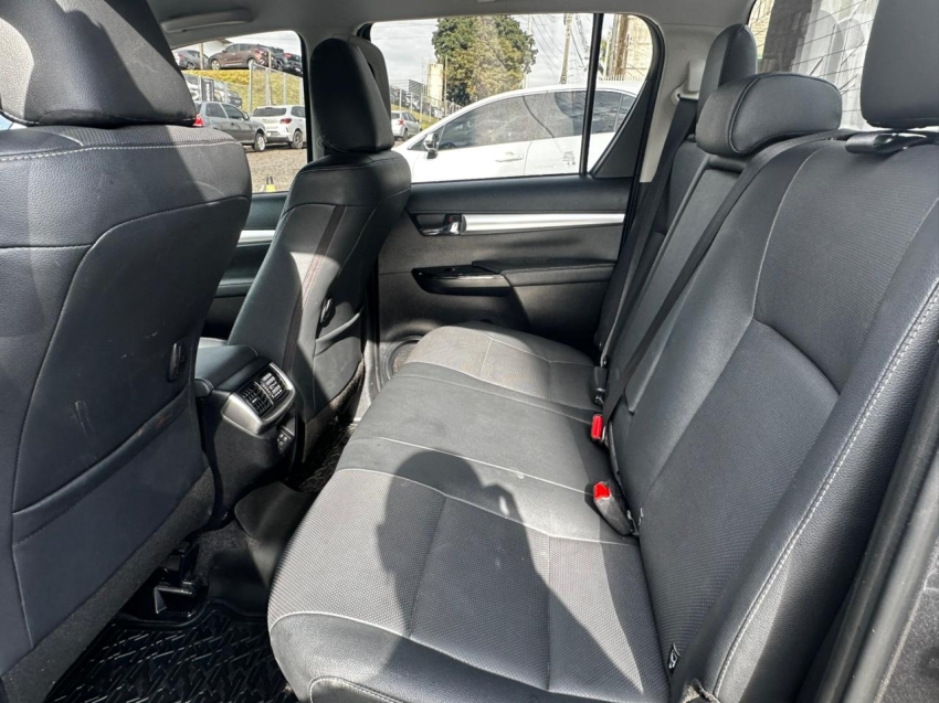 toyota hilux 2.8 d-4d turbo diesel cd srx plus 4x4 automatico 4p 202412