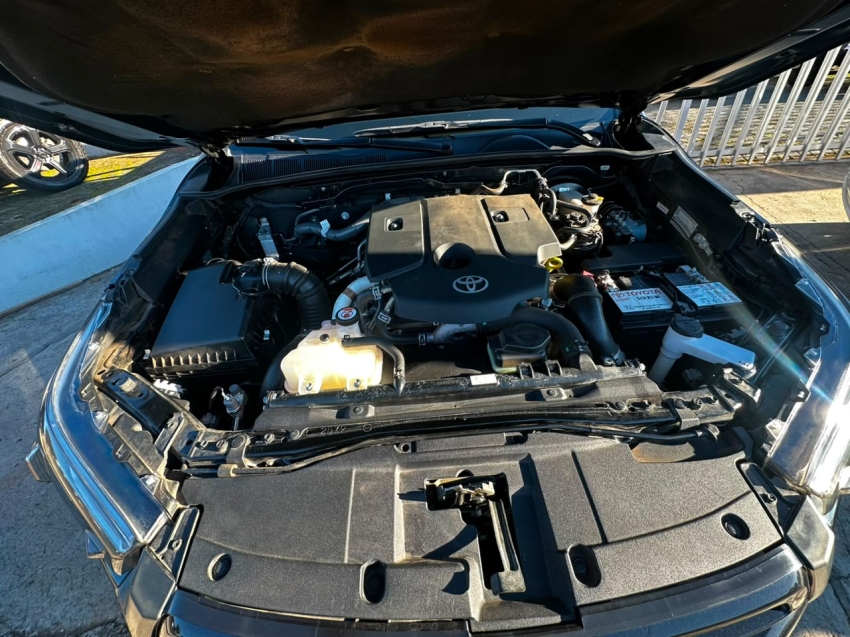 toyota hilux 2.8 d-4d turbo diesel cd srx 4x4 automatico 4p 20239