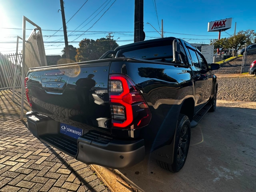 toyota hilux 2.8 d-4d turbo diesel cd srx 4x4 automatico 4p 20235
