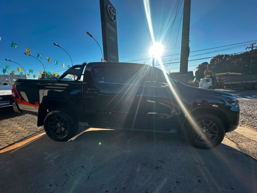 toyota hilux 2.8 d-4d turbo diesel cd srx 4x4 automatico 4p 20233