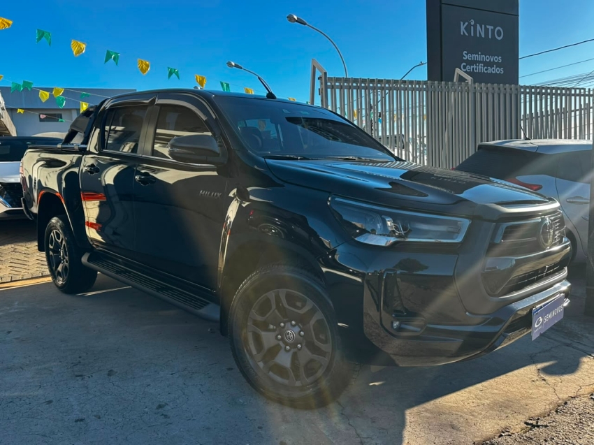 toyota hilux 2.8 d-4d turbo diesel cd srx 4x4 automatico 4p 2023