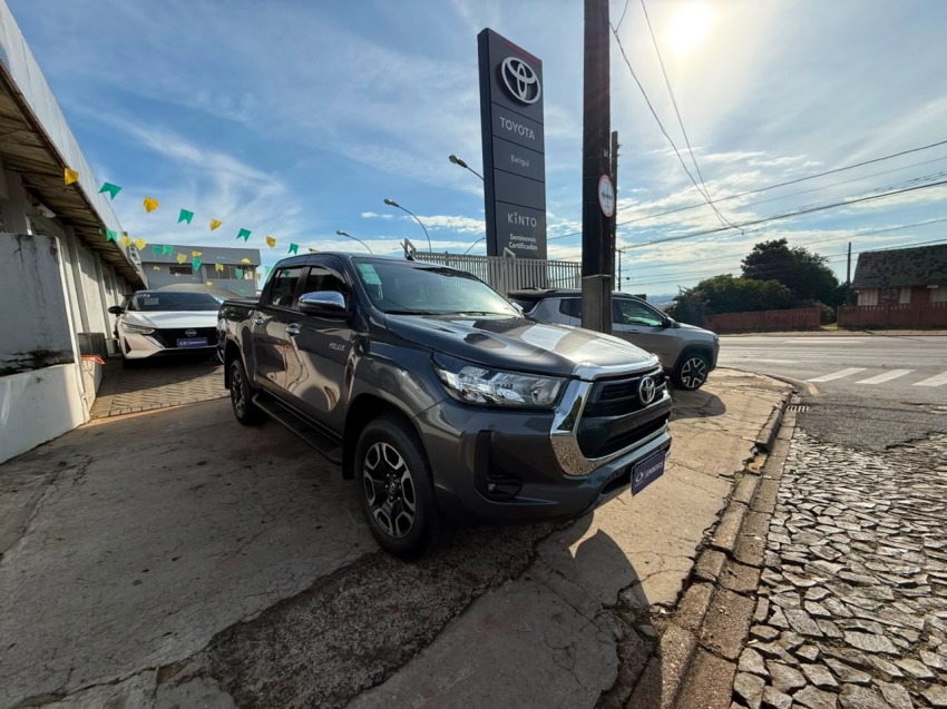 toyota hilux 2.8 d-4d turbo diesel cd srv 4x4 automatico 4p 2022