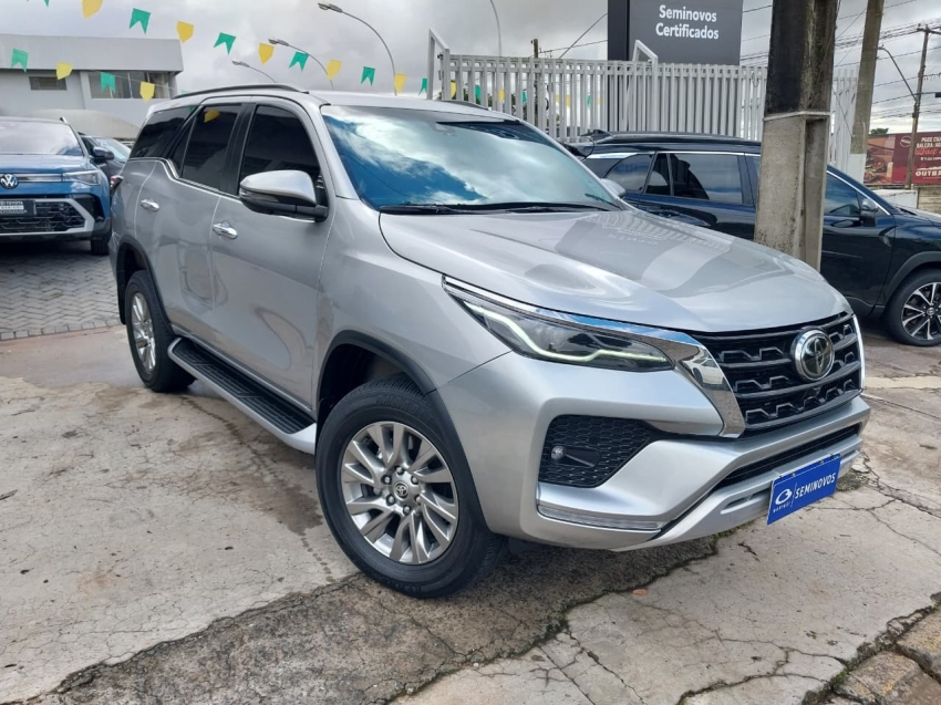 toyota hilux sw4 2.8 d-4d turbo diesel srx 7l 4x4 automatico 4p 2024